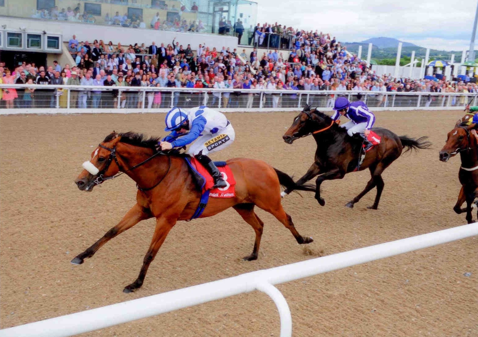 CHENEGA BAY breaks his maiden at Dundalk on July 12th 2015